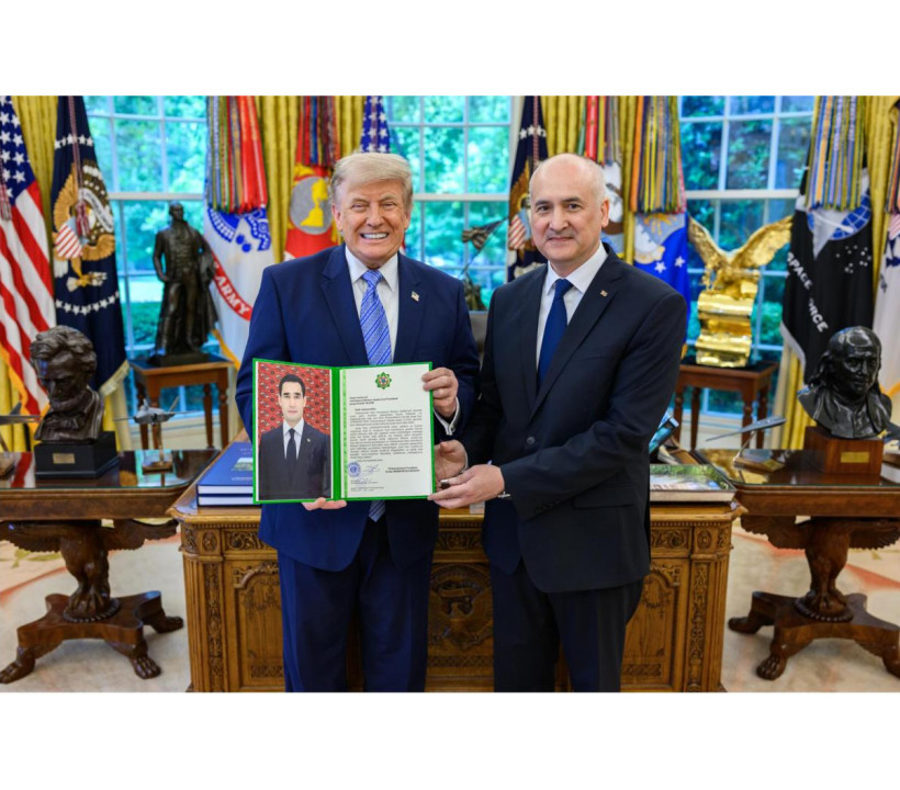 Parade Caption